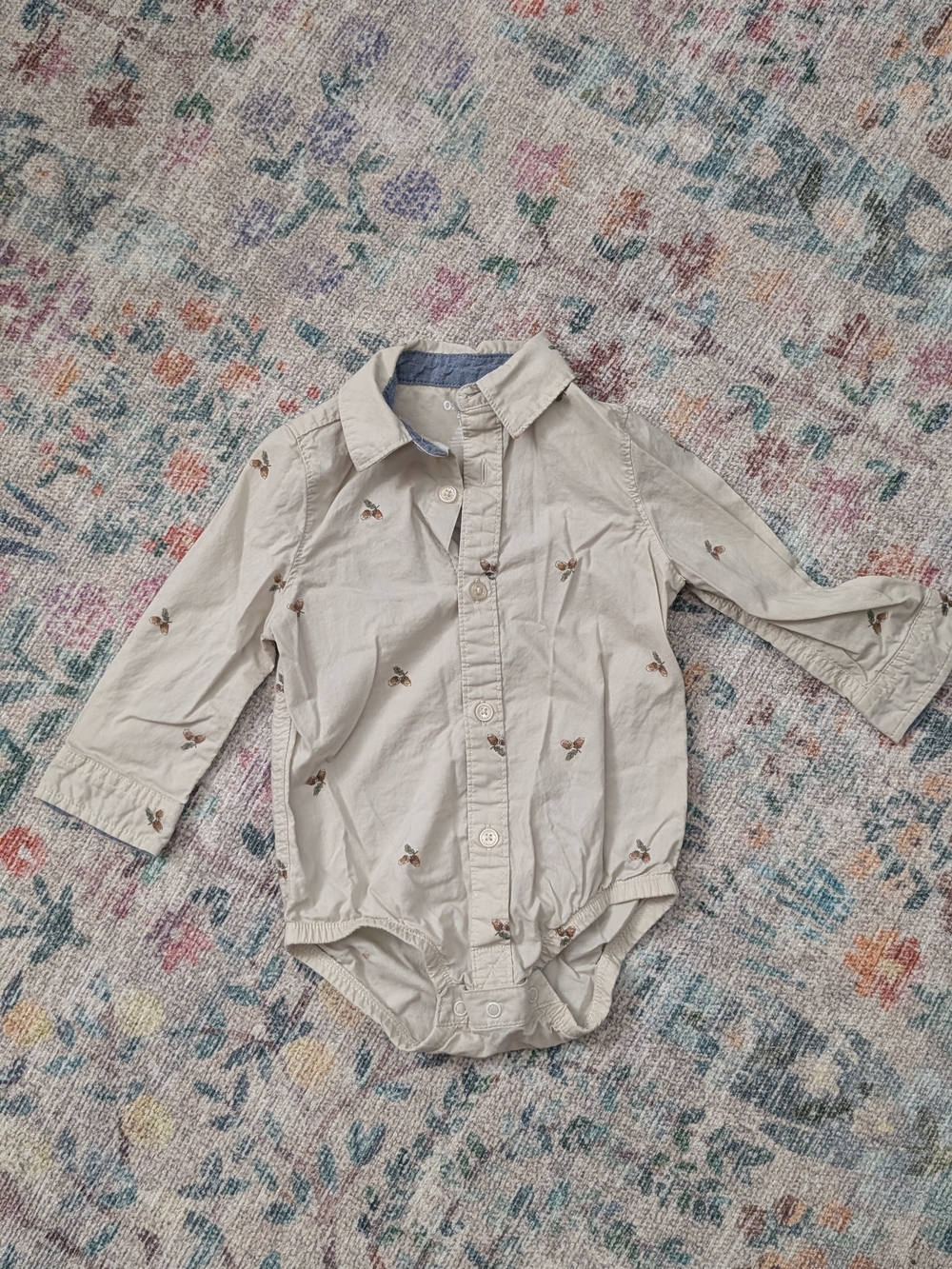 OshKosh B'gosh Beige Button-Front Baby Bodysuit with Acorn Trim - Size 18m